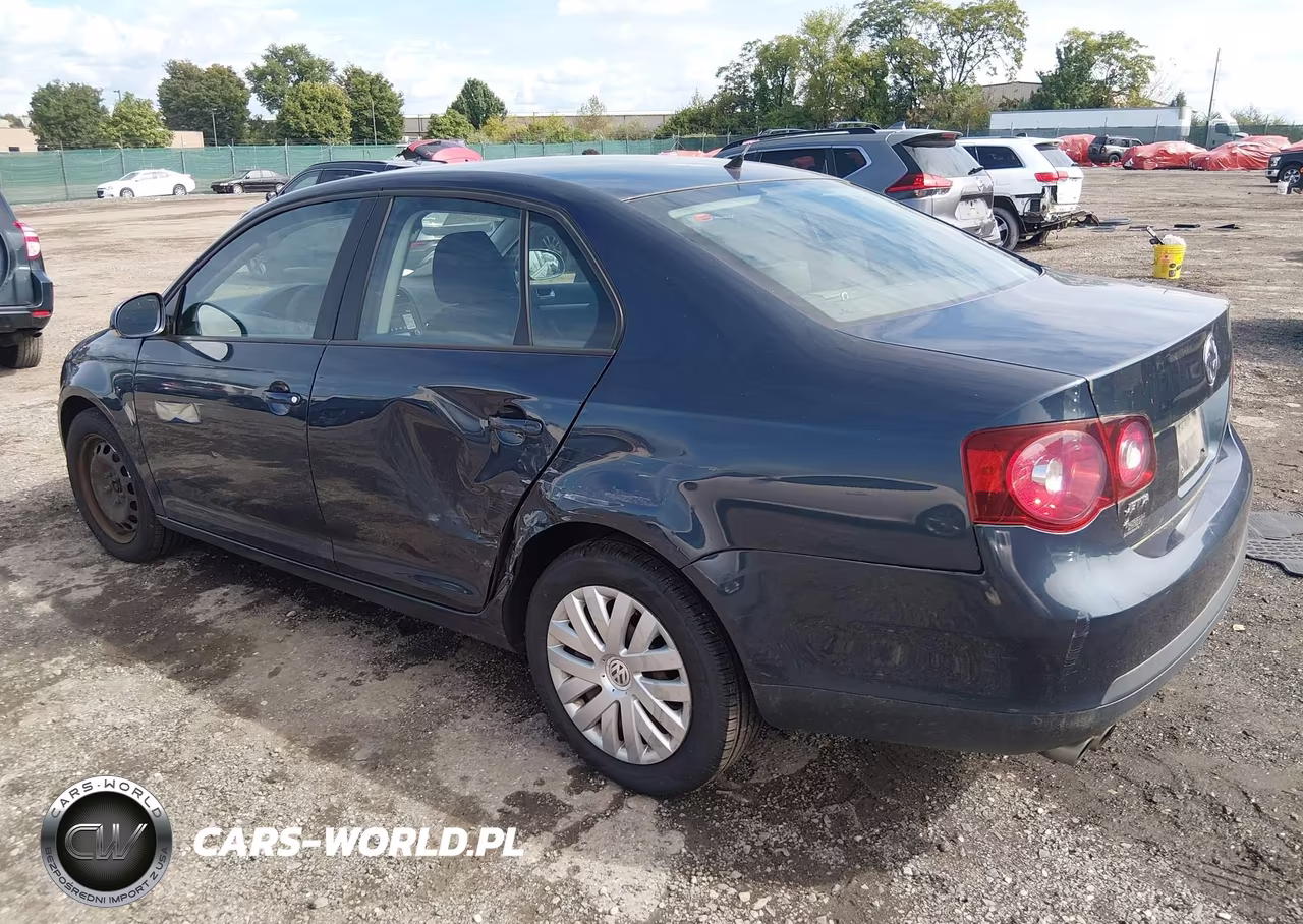 2010 Volkswagen Jetta S VIN:3VWJZ7AJ4AM083048 - 3