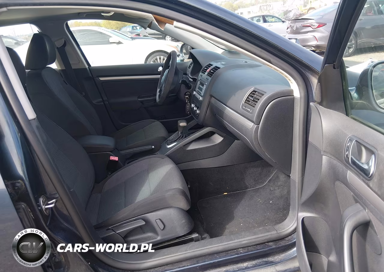 2010 Volkswagen Jetta S VIN:3VWJZ7AJ4AM083048 - 5