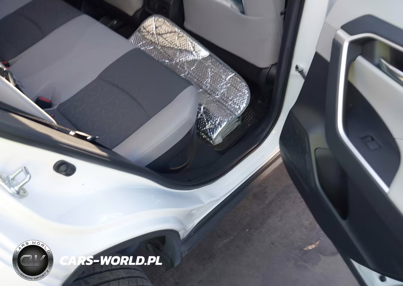 2020 Toyota Rav4 Hybrid Xle VIN:4T3R6RFV2LU003897 - 12