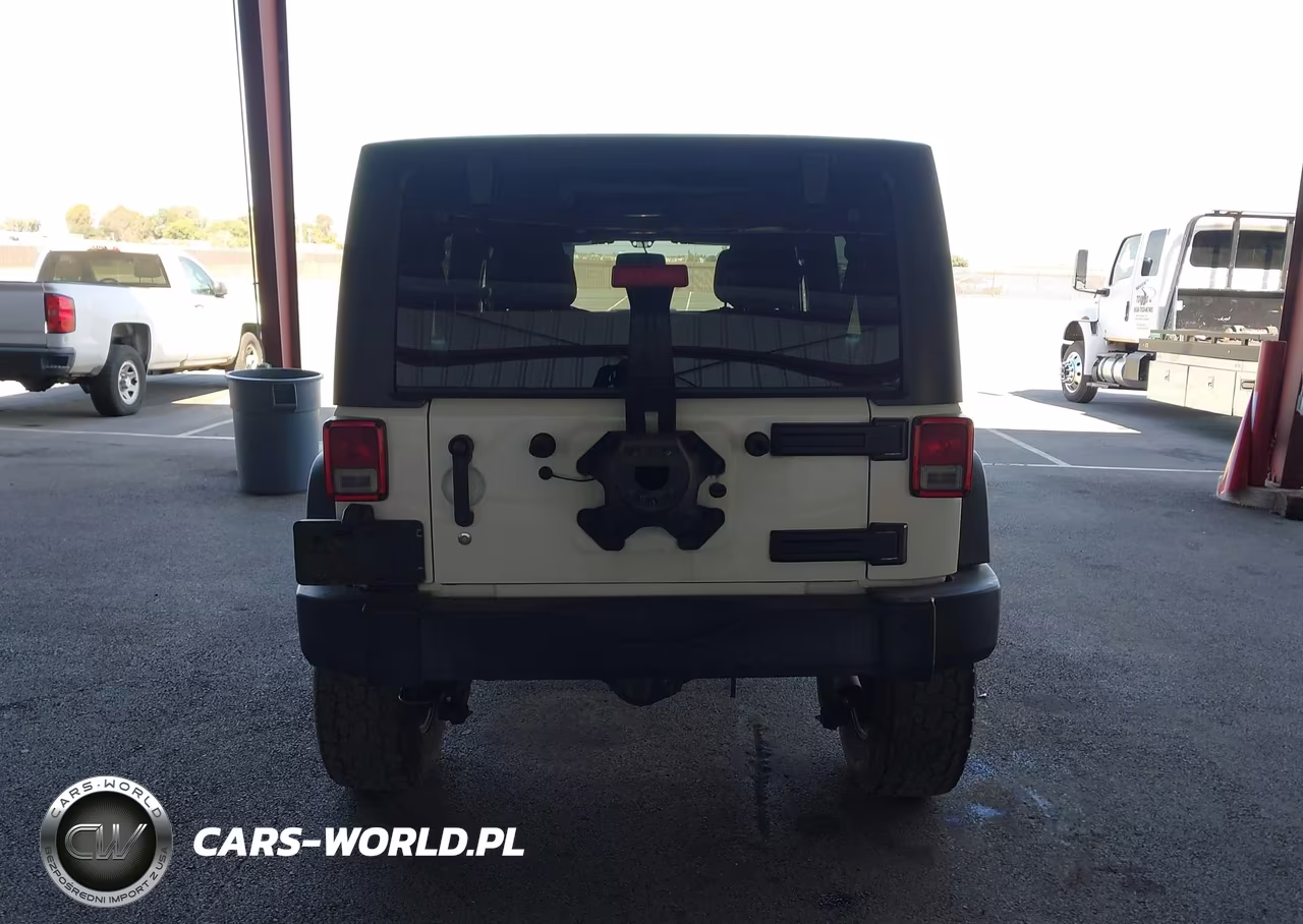 2017 Jeep Wrangler Unlimited Sport 4X4 VIN:1C4BJWDG9HL678093 - 16