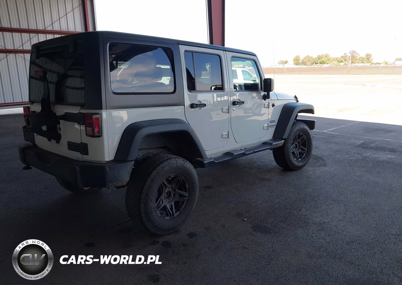 2017 Jeep Wrangler Unlimited Sport 4X4 VIN:1C4BJWDG9HL678093 - 4