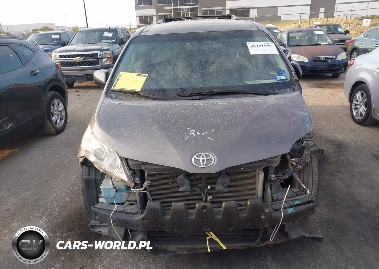 2015 Toyota Sienna Le 8 Passenger VIN:5TDKK3DC1FS593351 - 13