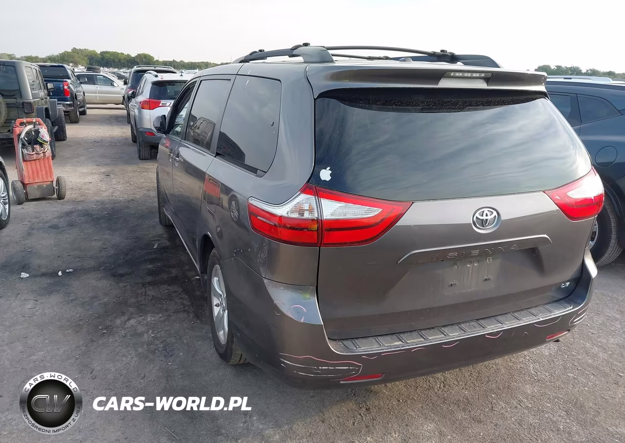 2015 Toyota Sienna Le 8 Passenger VIN:5TDKK3DC1FS593351 - 3
