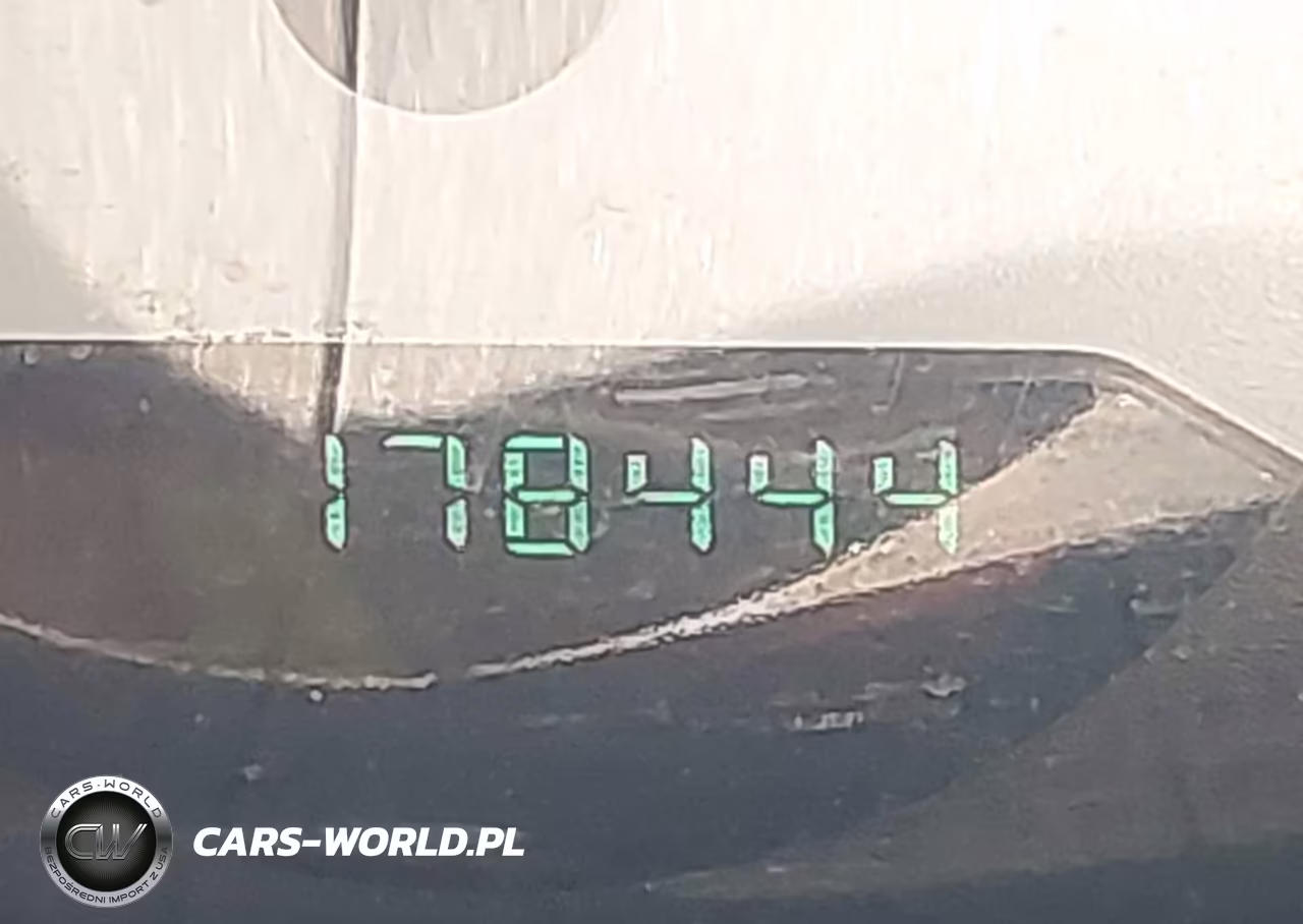 2007 Chrysler Town & Country VIN:1A4GJ45R87B148982 - 12