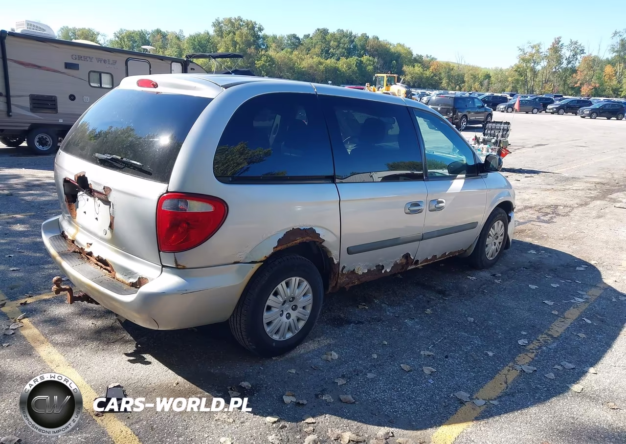 2007 Chrysler Town & Country VIN:1A4GJ45R87B148982 - 4