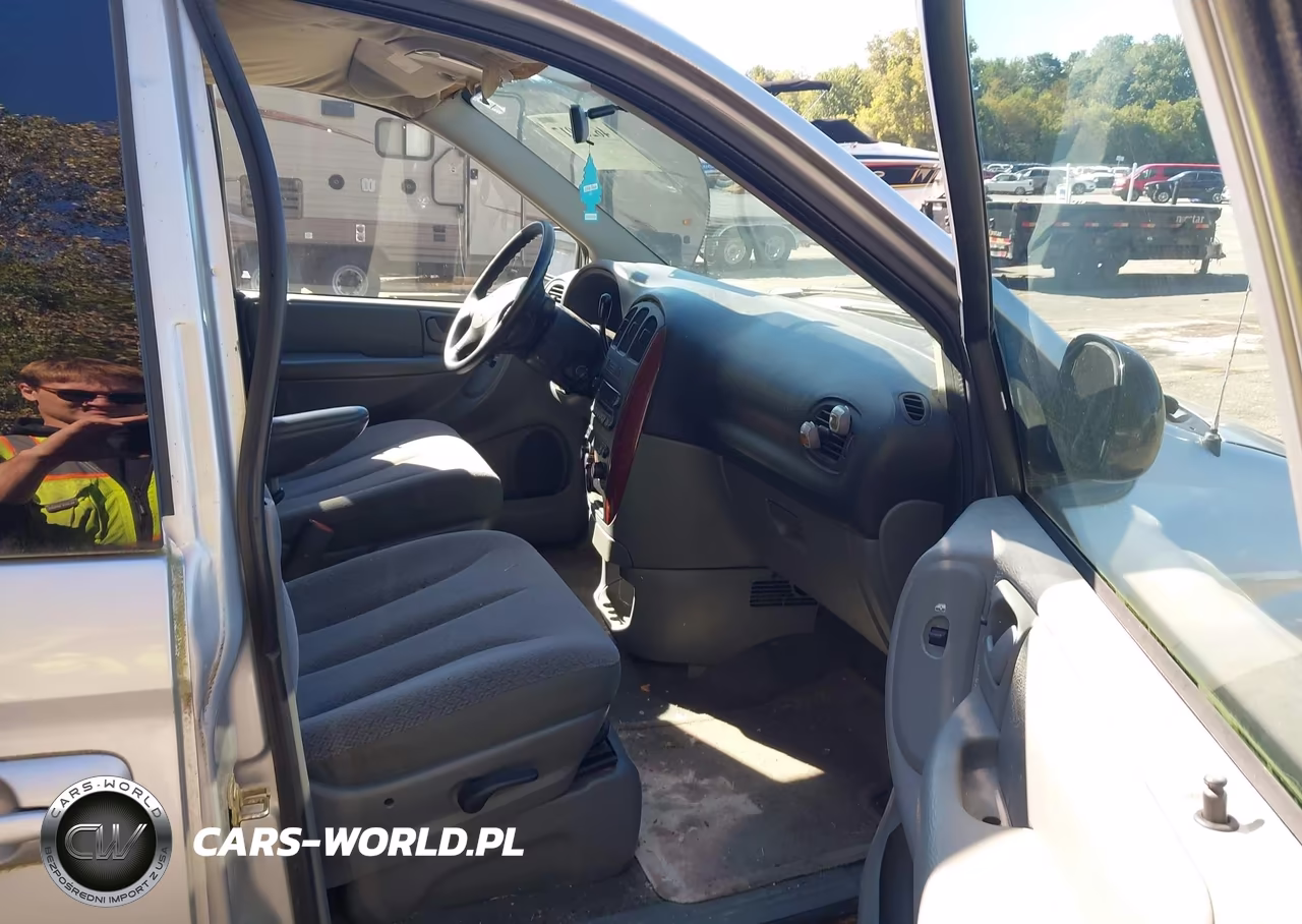 2007 Chrysler Town & Country VIN:1A4GJ45R87B148982 - 5