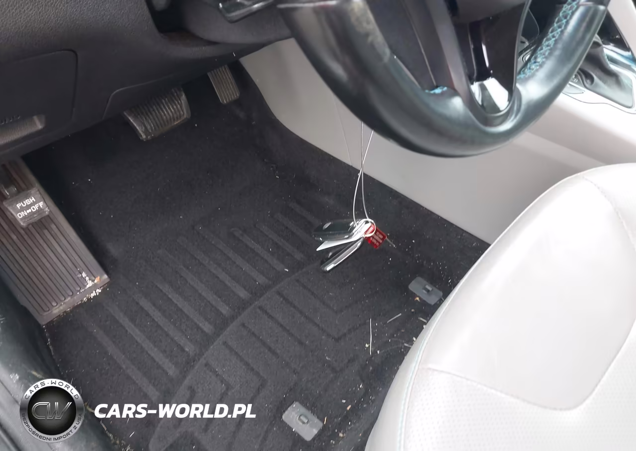 2018 Kia Niro Touring VIN:KNDCE3LC9J5120535 - 11