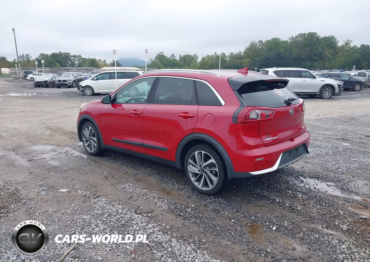 2018 Kia Niro Touring VIN:KNDCE3LC9J5120535 - 3