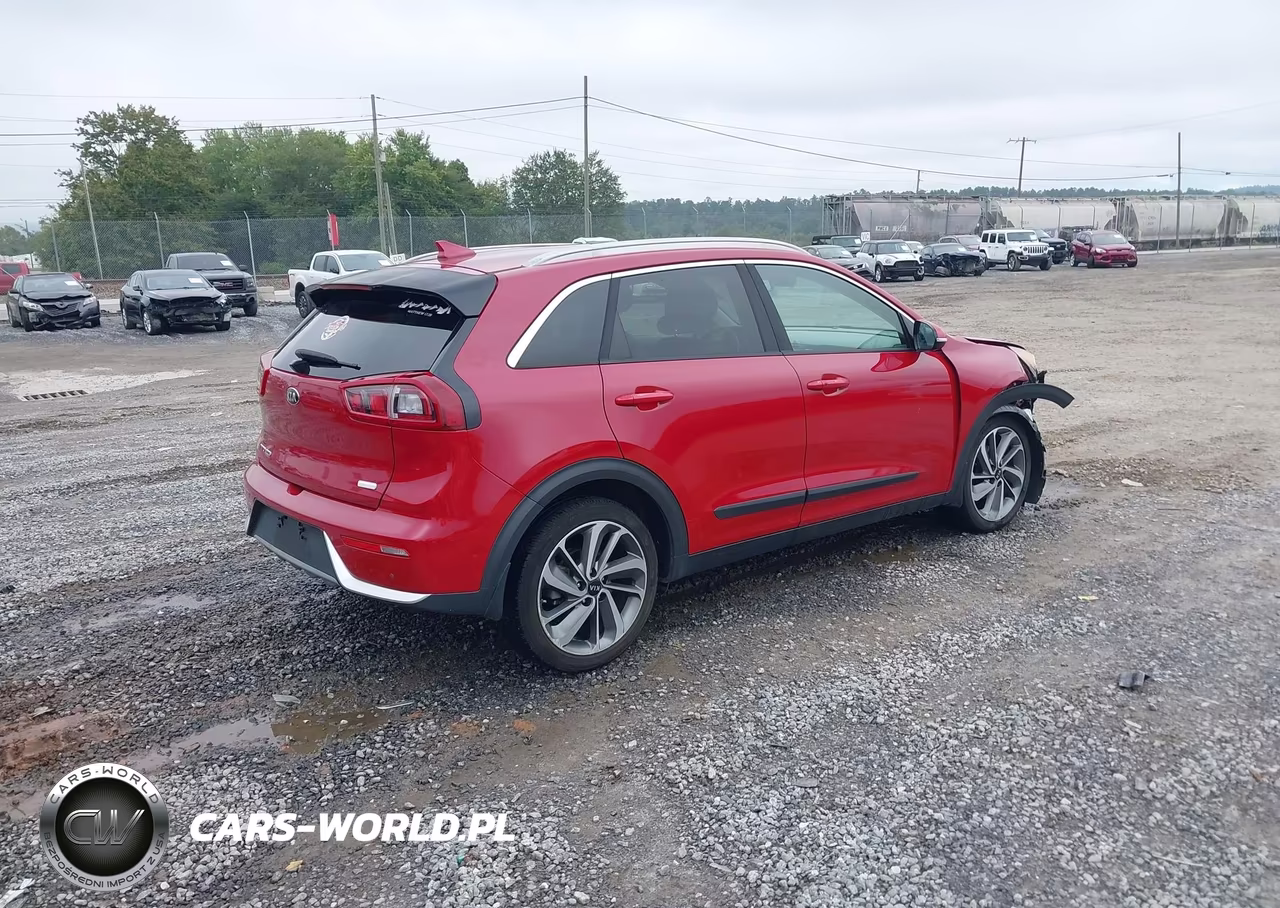 2018 Kia Niro Touring VIN:KNDCE3LC9J5120535 - 4