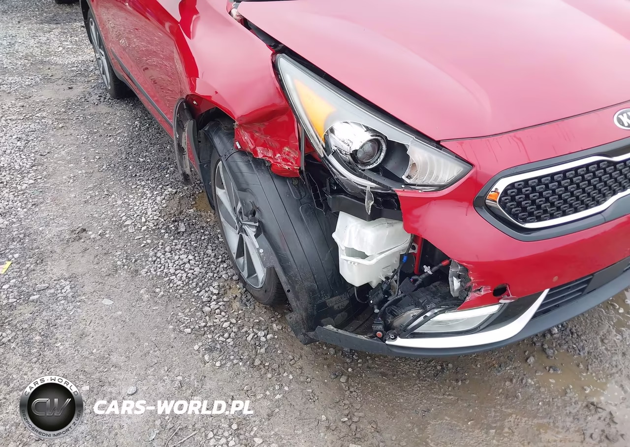 2018 Kia Niro Touring VIN:KNDCE3LC9J5120535 - 6