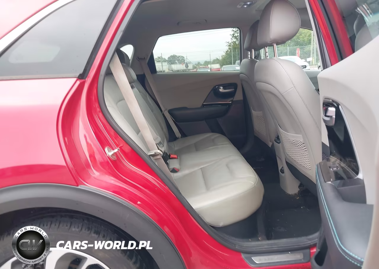 2018 Kia Niro Touring VIN:KNDCE3LC9J5120535 - 8