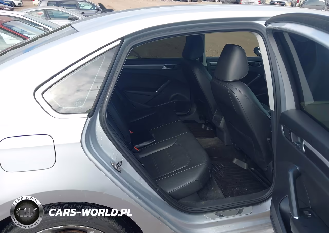 2016 Volkswagen Passat 1.8T R-Line VIN:1VWAT7A32GC049140 - 8
