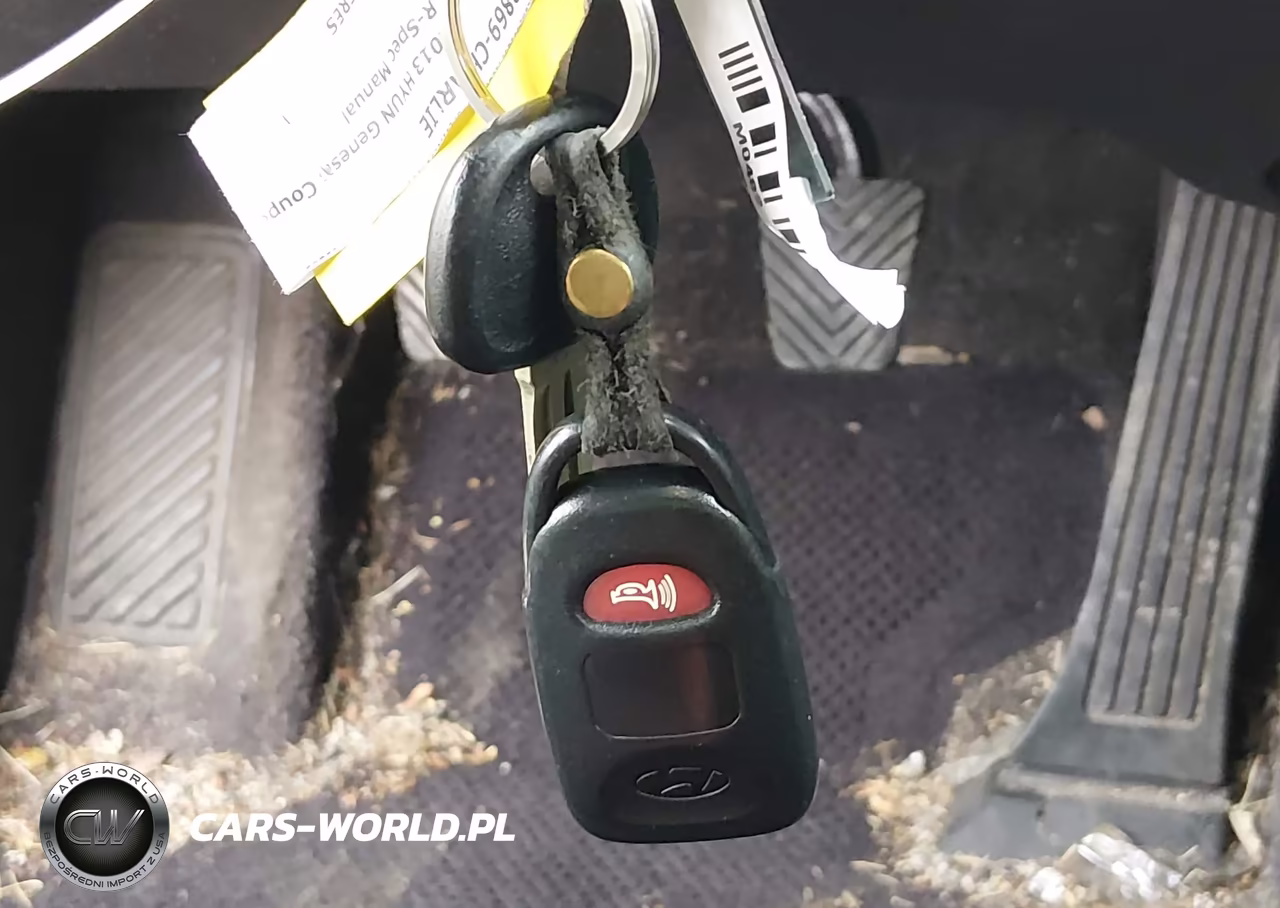 2013 Hyundai Genesis 2.0T R-Spec VIN:KMHHT6KD6DU111482 - 11
