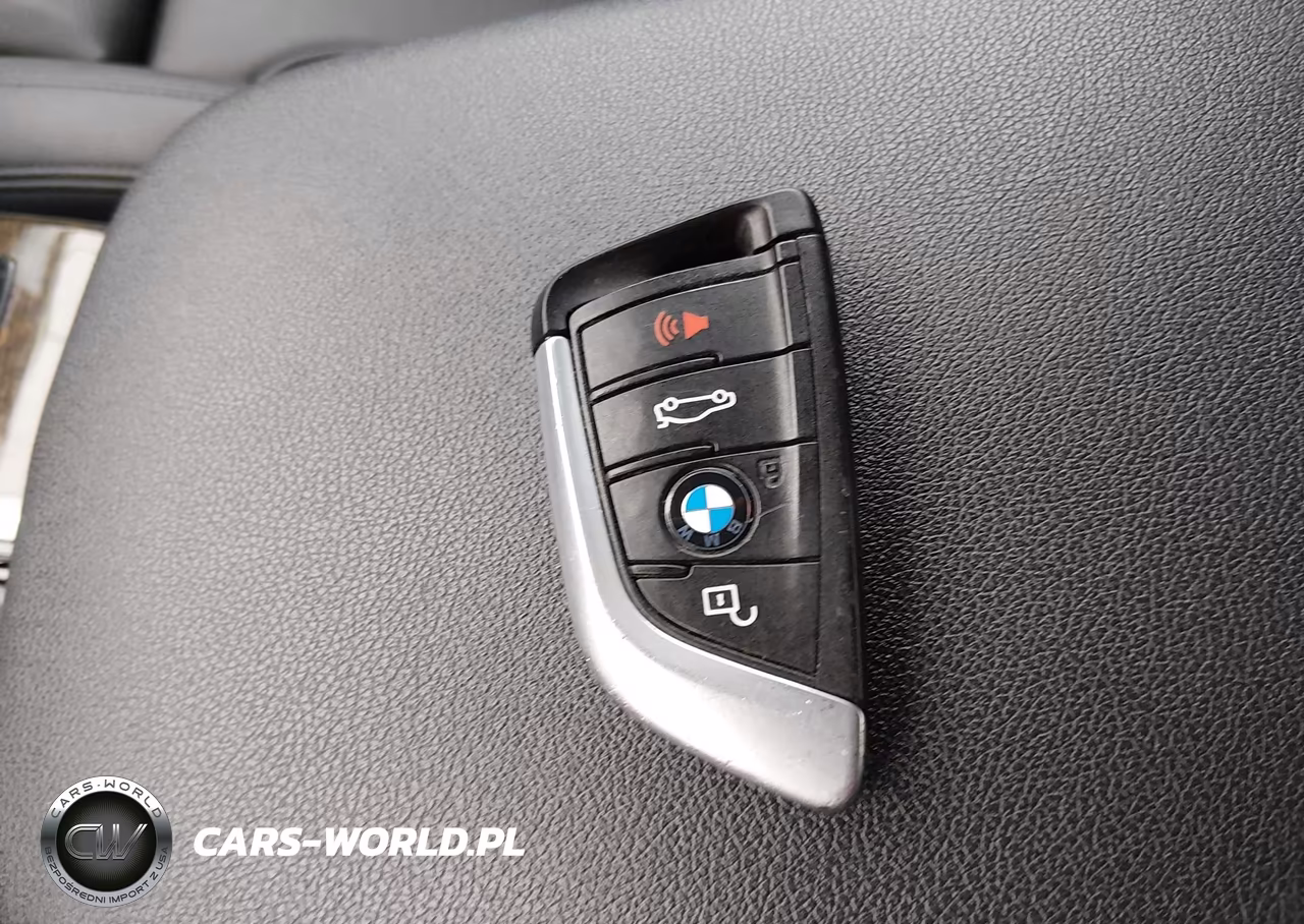 2019 BMW X3 xDrive30I VIN:5UXTR9C59KLD96138 - 11