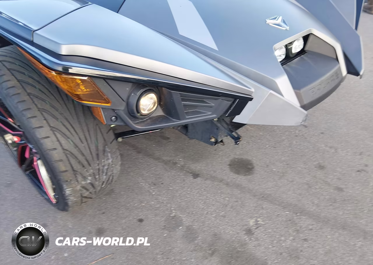 2018 Polaris Slingshot VIN:57XAAPFA2J8130155 - 14
