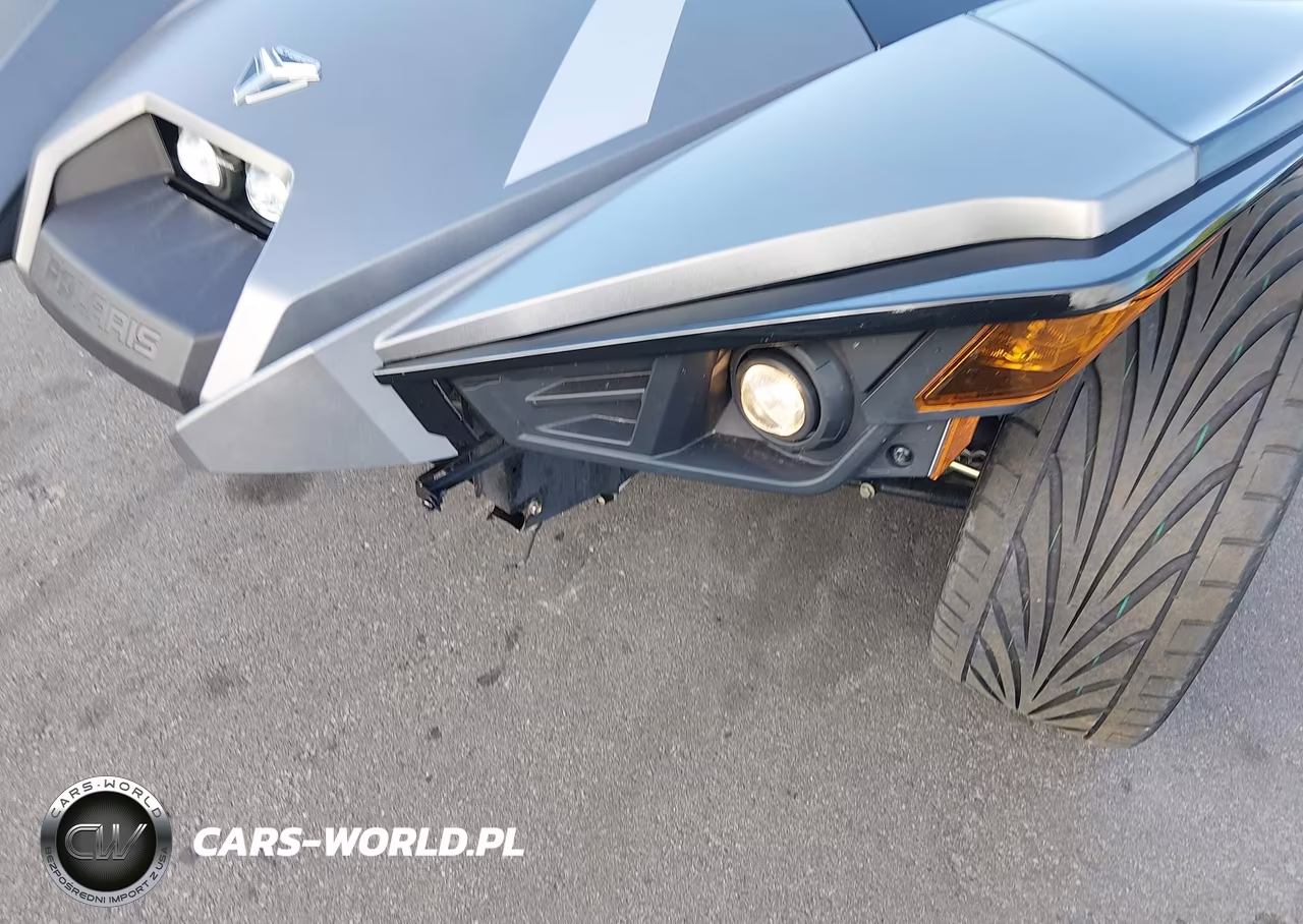 2018 Polaris Slingshot VIN:57XAAPFA2J8130155 - 15
