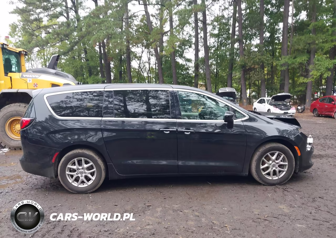2022 Chrysler Voyager Lx VIN:2C4RC1CG5NR102825 - 13