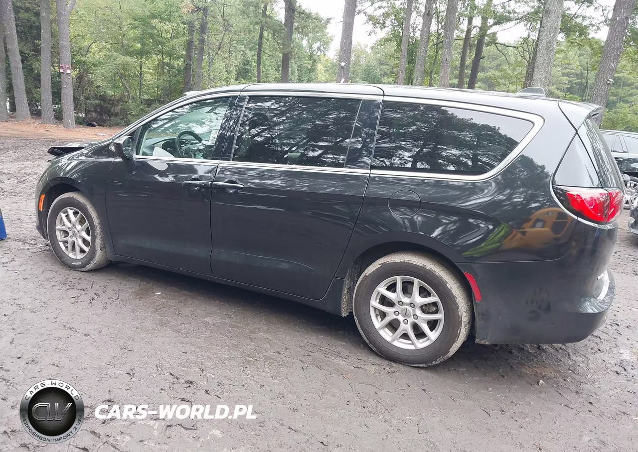 2022 Chrysler Voyager Lx VIN:2C4RC1CG5NR102825 - 3