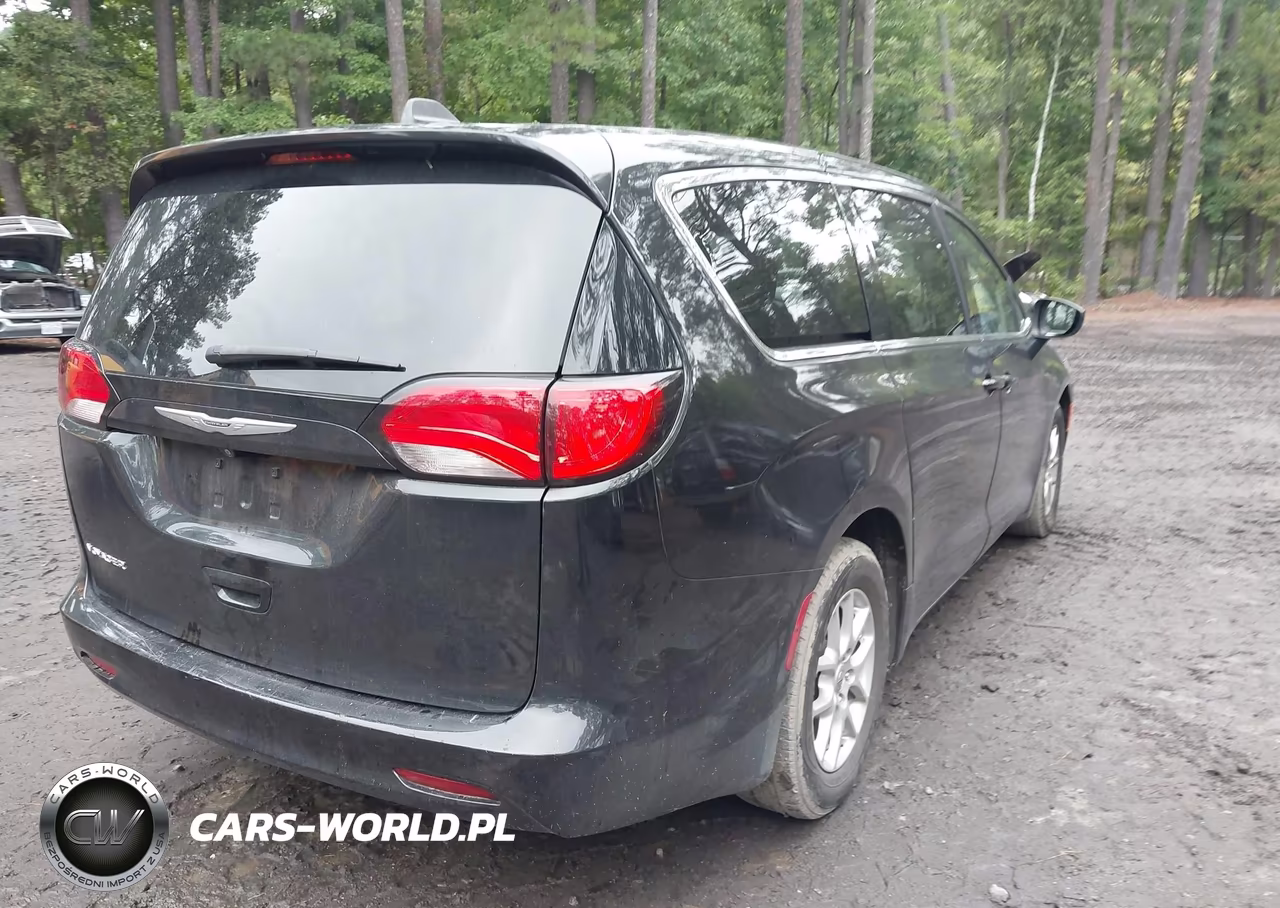 2022 Chrysler Voyager Lx VIN:2C4RC1CG5NR102825 - 4