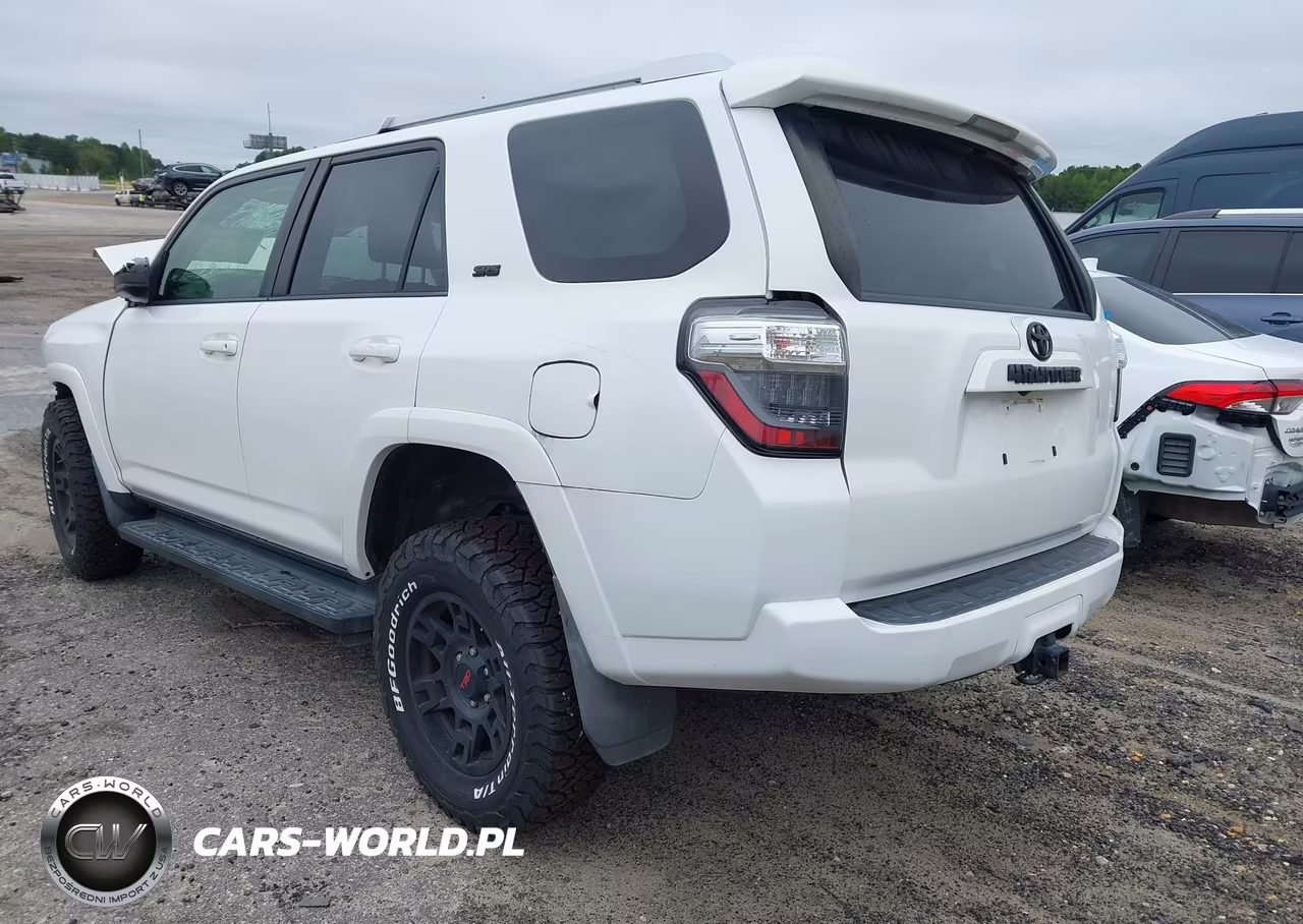 2018 Toyota 4Runner Sr5 VIN:JTEZU5JR3J5177650 - 3