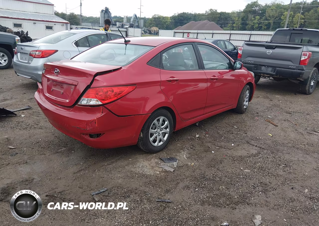 2013 Hyundai Accent Gls VIN:KMHCT4AEXDU309782 - 4