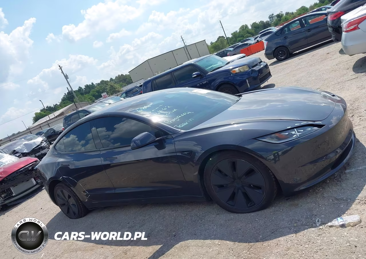 2025 Tesla Model 3 Long Range Rear-Wheel Drive-Standard Rear-Wheel Drive VIN:5YJ3E1EA0SF916462 - 12