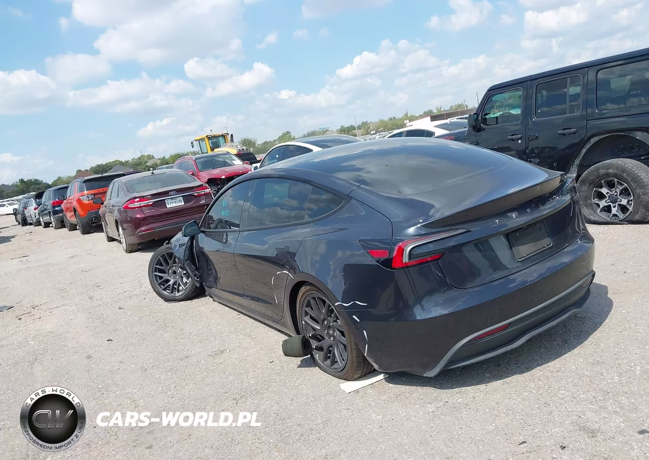 2025 Tesla Model 3 Long Range Rear-Wheel Drive-Standard Rear-Wheel Drive VIN:5YJ3E1EA0SF916462 - 3