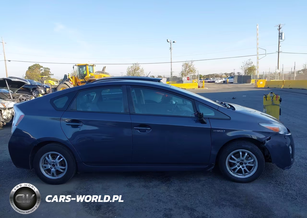 2011 Toyota Prius Four VIN:JTDKN3DUXB5304953 - 13