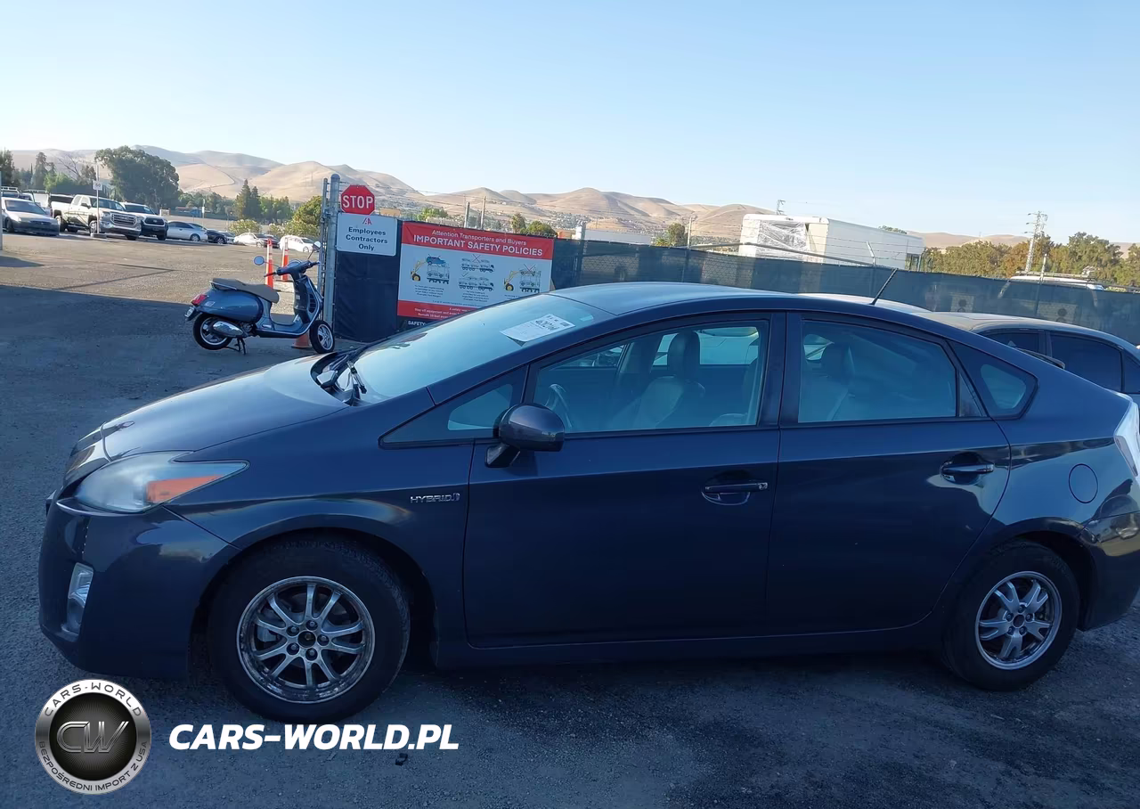 2011 Toyota Prius Four VIN:JTDKN3DUXB5304953 - 14