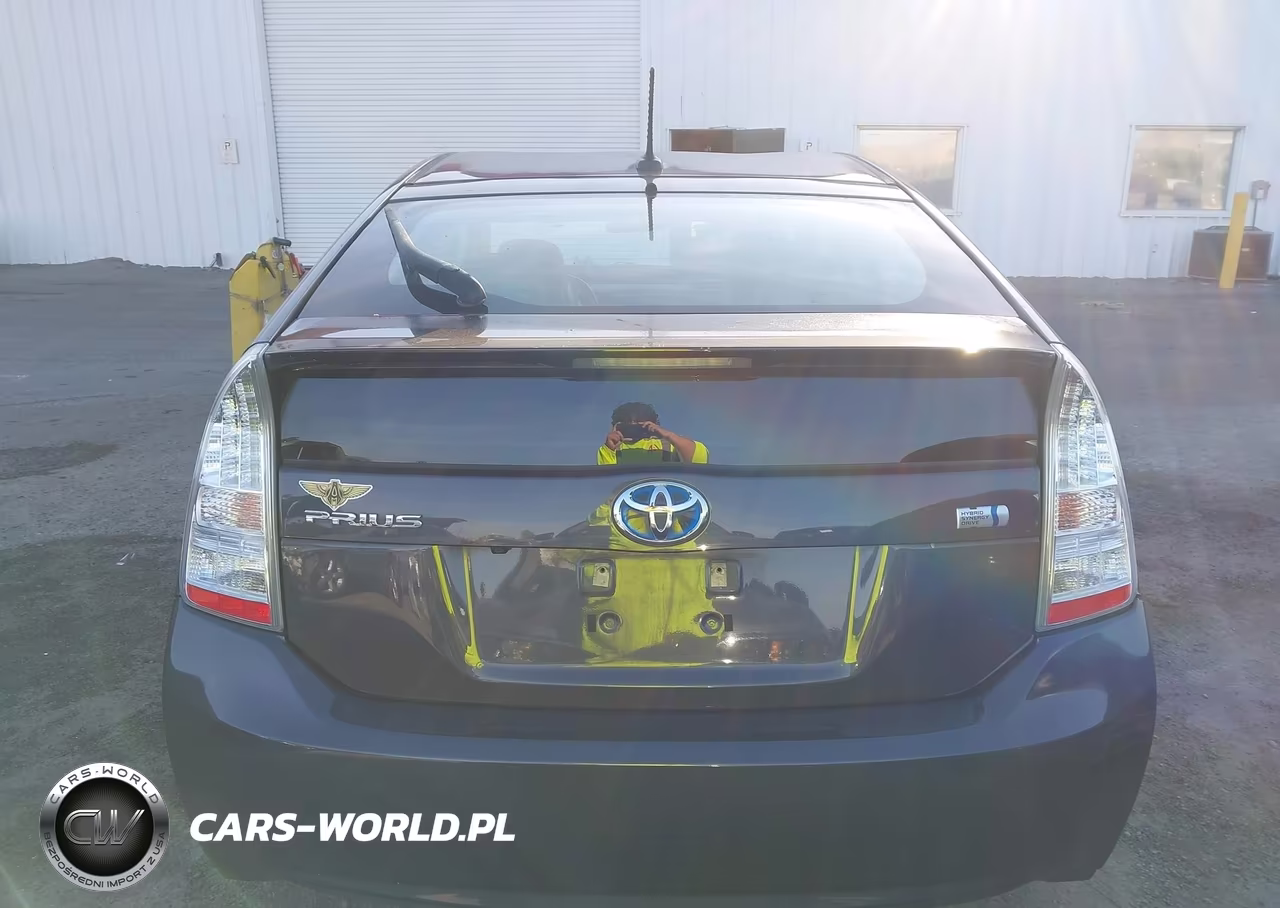 2011 Toyota Prius Four VIN:JTDKN3DUXB5304953 - 16