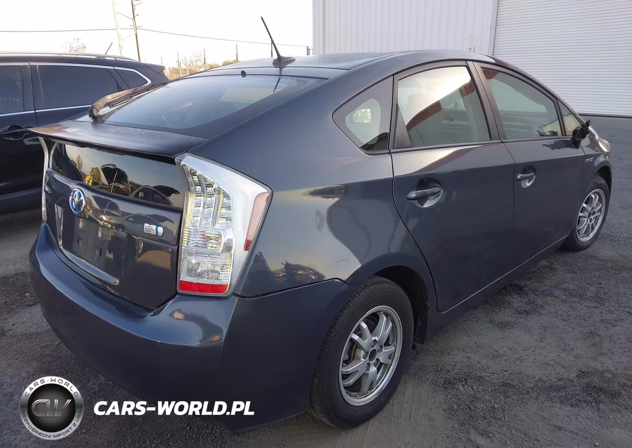 2011 Toyota Prius Four VIN:JTDKN3DUXB5304953 - 4
