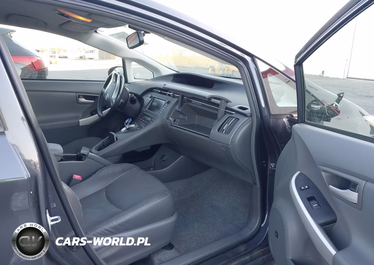 2011 Toyota Prius Four VIN:JTDKN3DUXB5304953 - 5