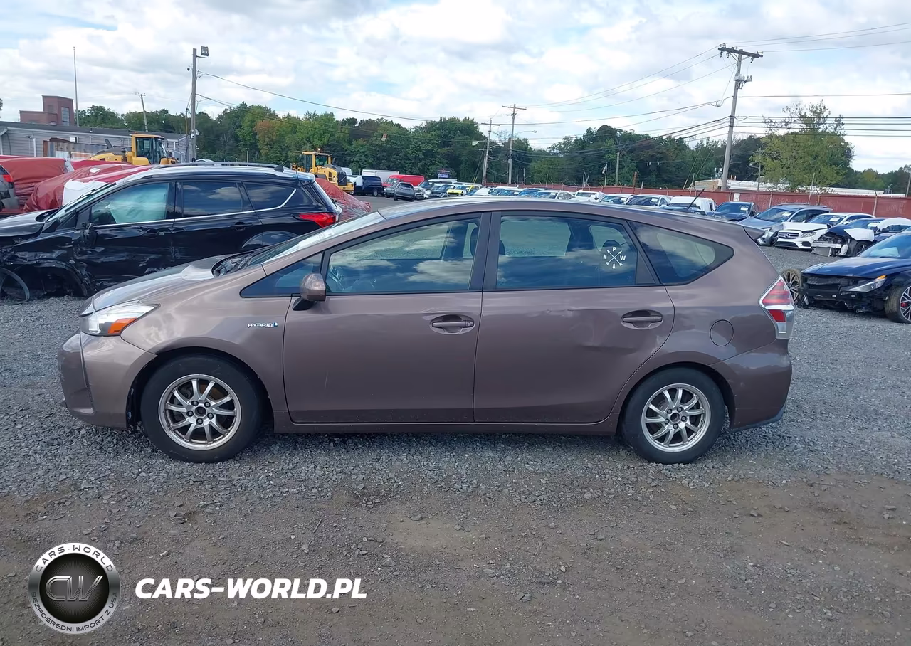 2015 Toyota Prius V Three VIN:JTDZN3EU3FJ039660 - 14