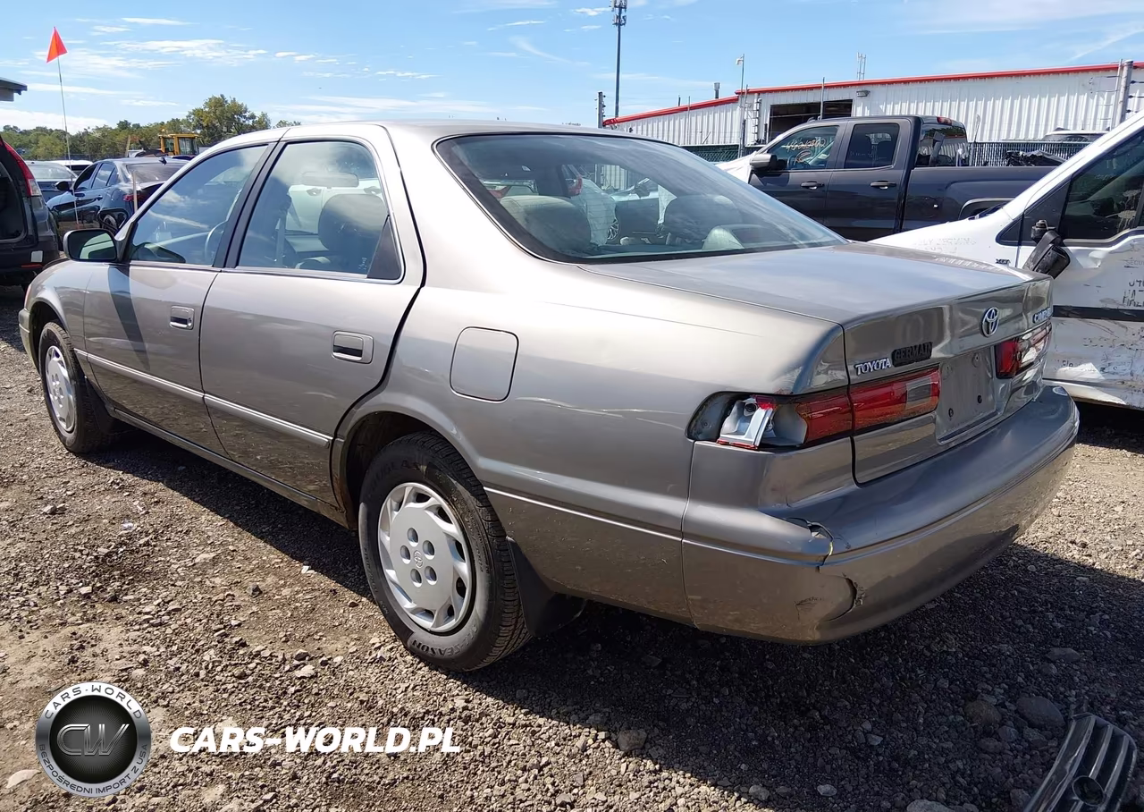 1999 Toyota Camry Ce VIN:4T1BG22K9XU528147 - 3
