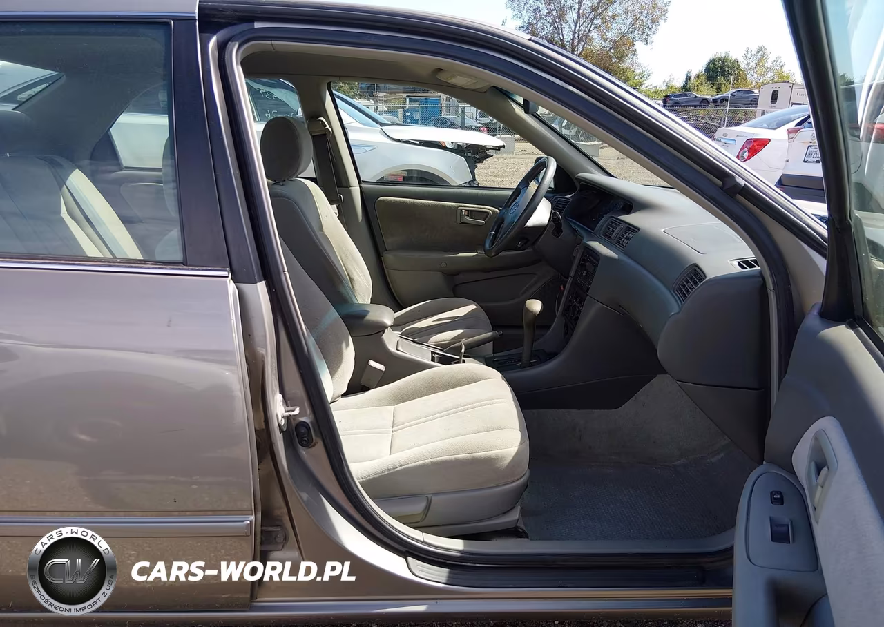 1999 Toyota Camry Ce VIN:4T1BG22K9XU528147 - 5