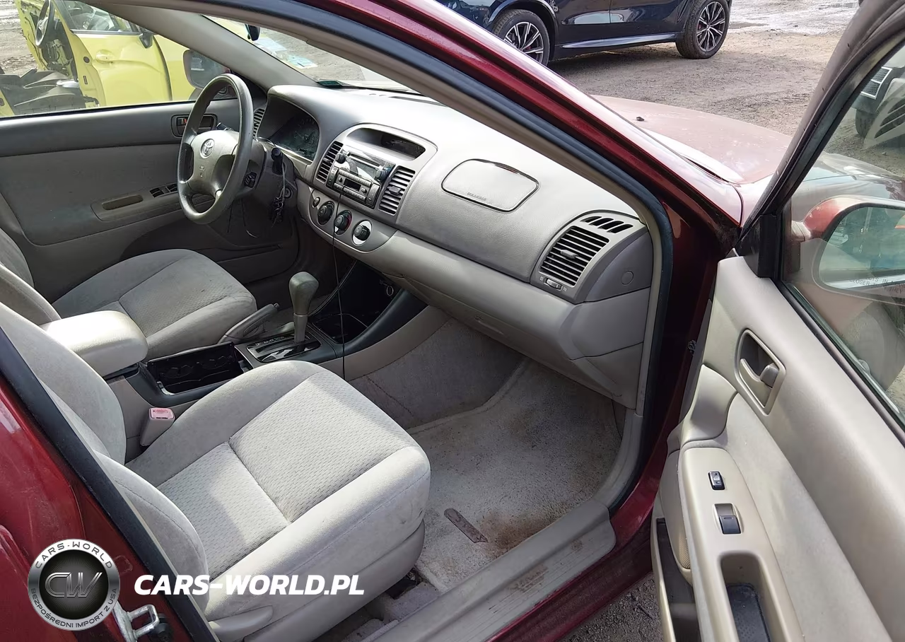 2004 Toyota Camry Le VIN:4T1BE32K04U379635 - 5