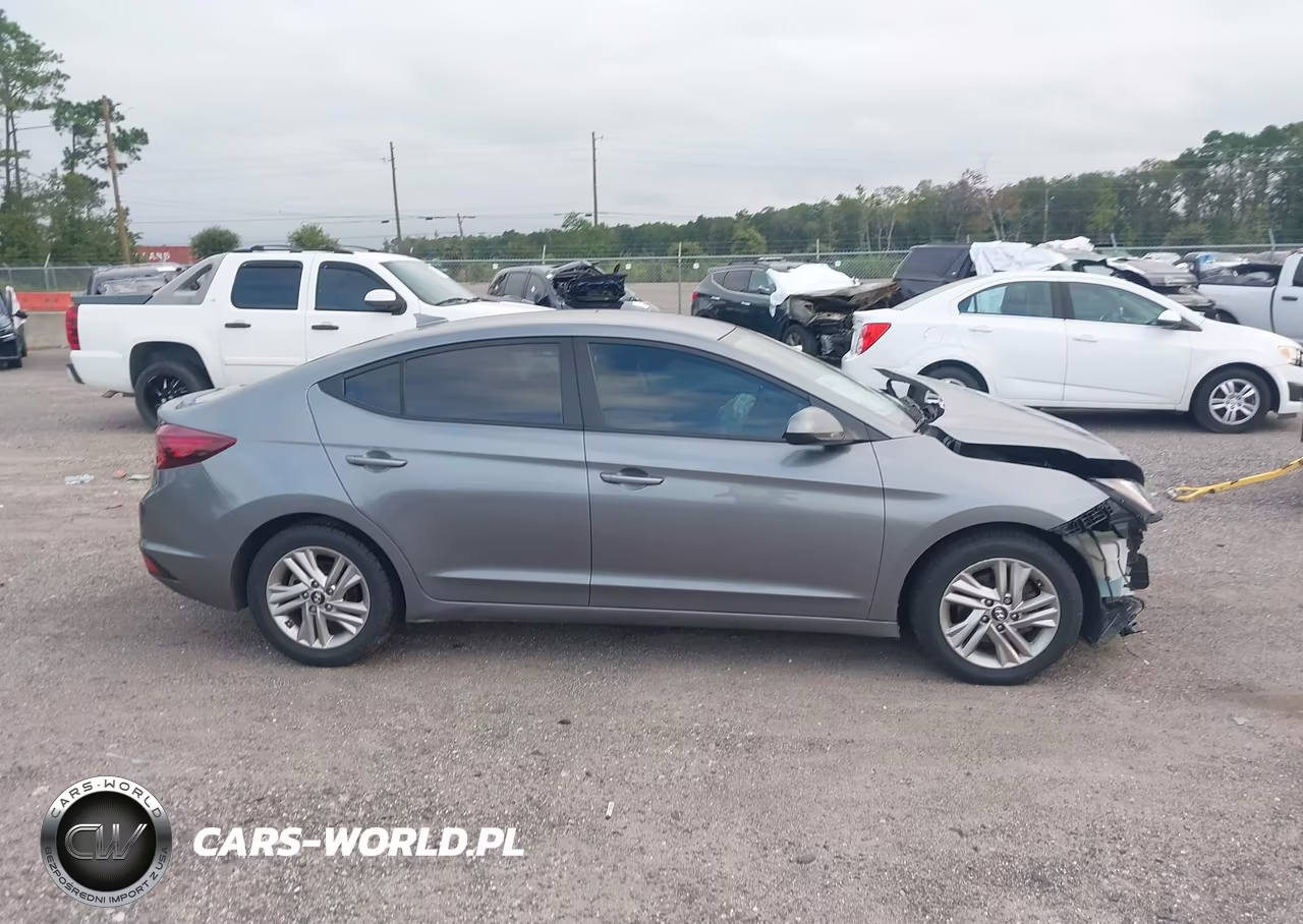 2019 Hyundai Elantra Sel VIN:5NPD84LF1KH465099 - 13