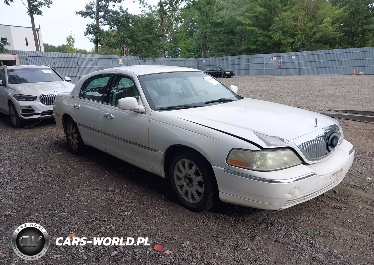 2010 Lincoln Town Car Signature Limited