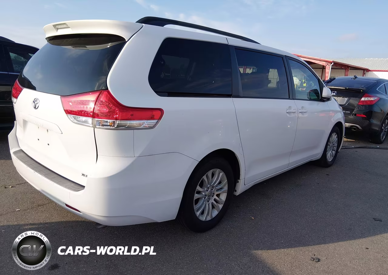 2011 Toyota Sienna Xle V6 VIN:5TDYK3DC7BS163988 - 4