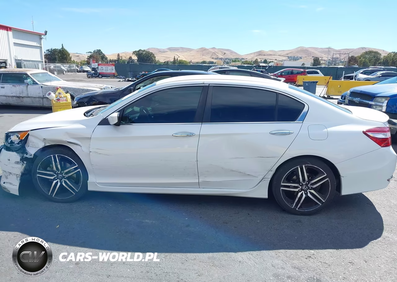 2017 Honda Accord Sport VIN:1HGCR2F5XHA024721 - 14