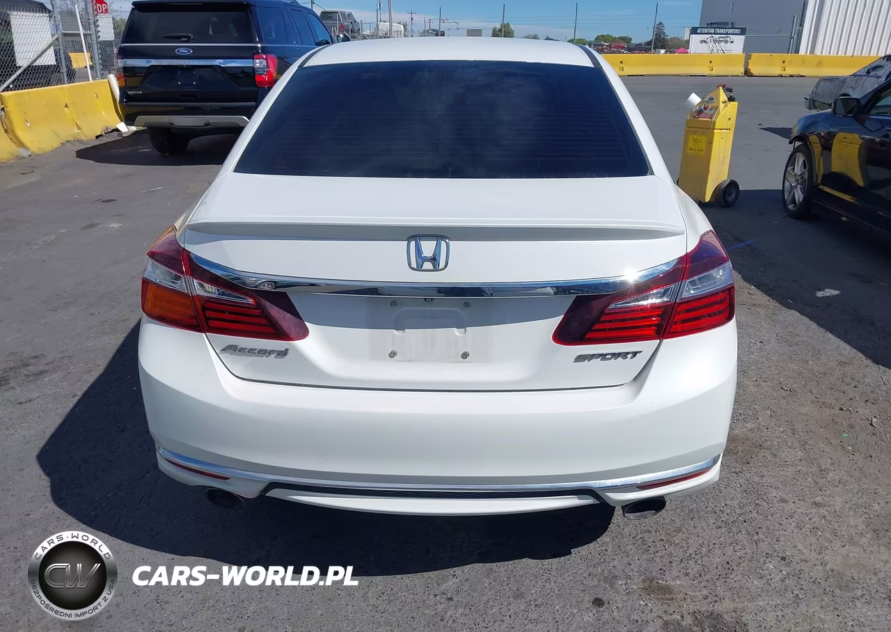 2017 Honda Accord Sport VIN:1HGCR2F5XHA024721 - 16