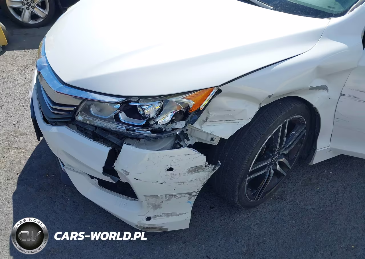 2017 Honda Accord Sport VIN:1HGCR2F5XHA024721 - 6