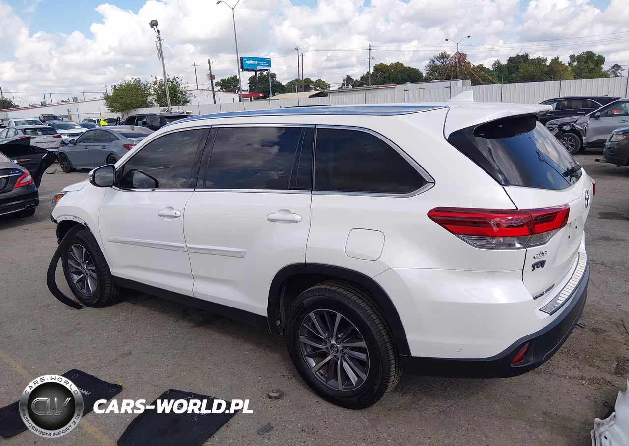 2019 Toyota Highlander Xle VIN:5TDKZRFH8KS320893 - 15