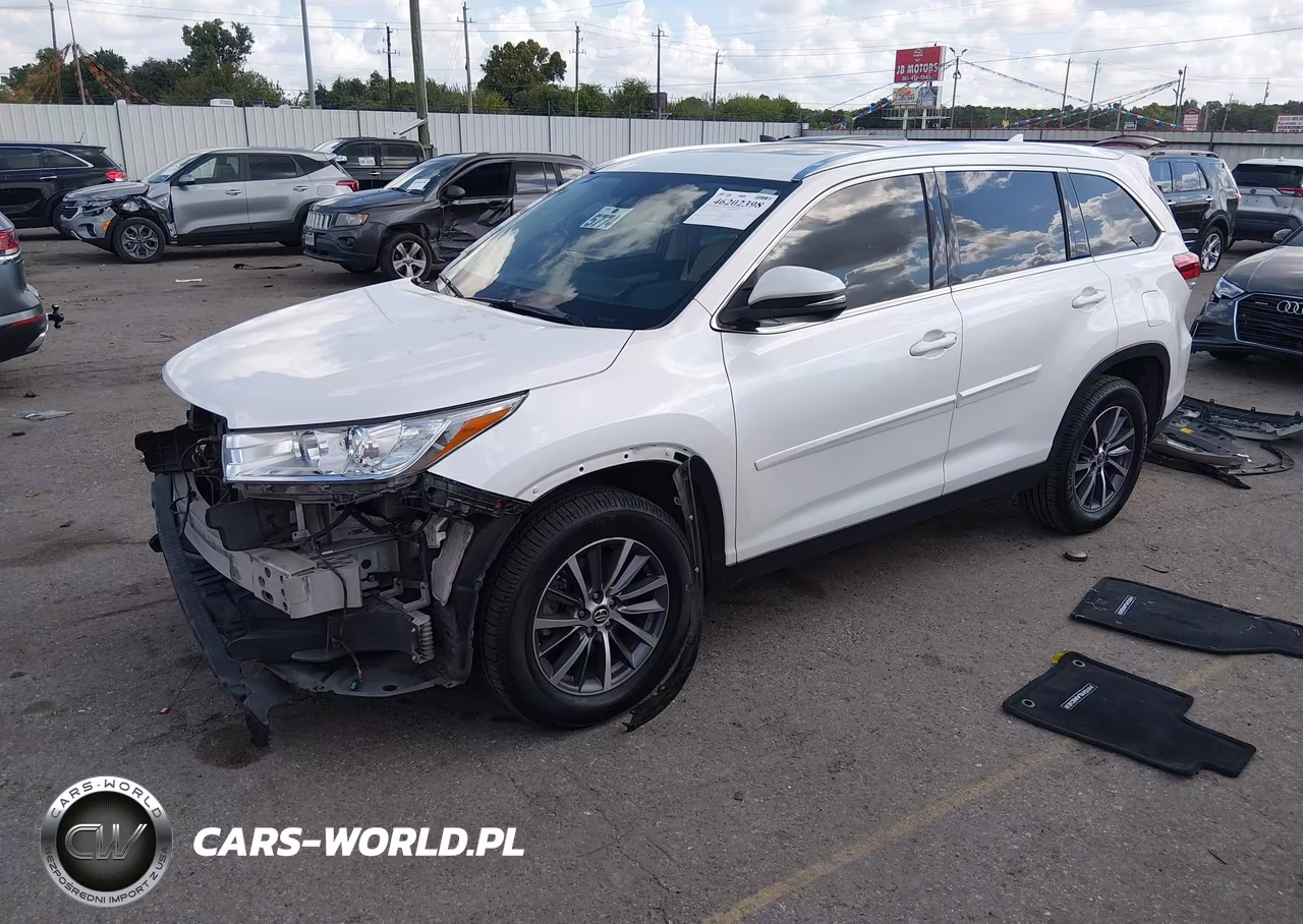 2019 Toyota Highlander Xle VIN:5TDKZRFH8KS320893 - 2