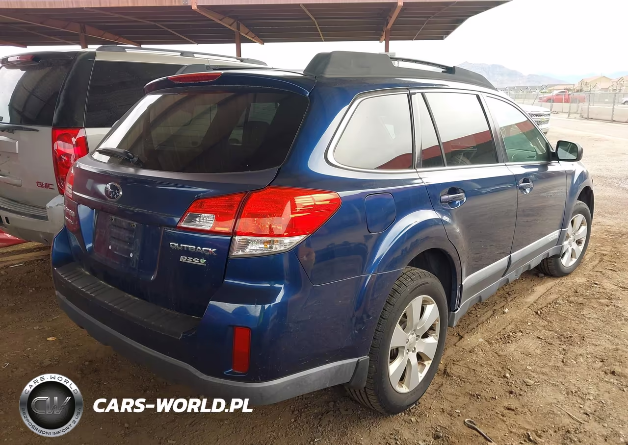 2011 Subaru Outback 2.5I Premium VIN:4S4BRBGC3B3332800 - 4