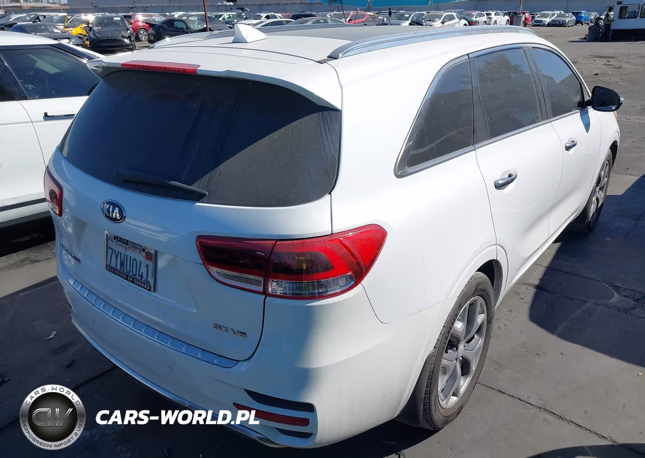 2017 Kia Sorento 3.3L Sx VIN:5XYPK4A57HG264056 - 4