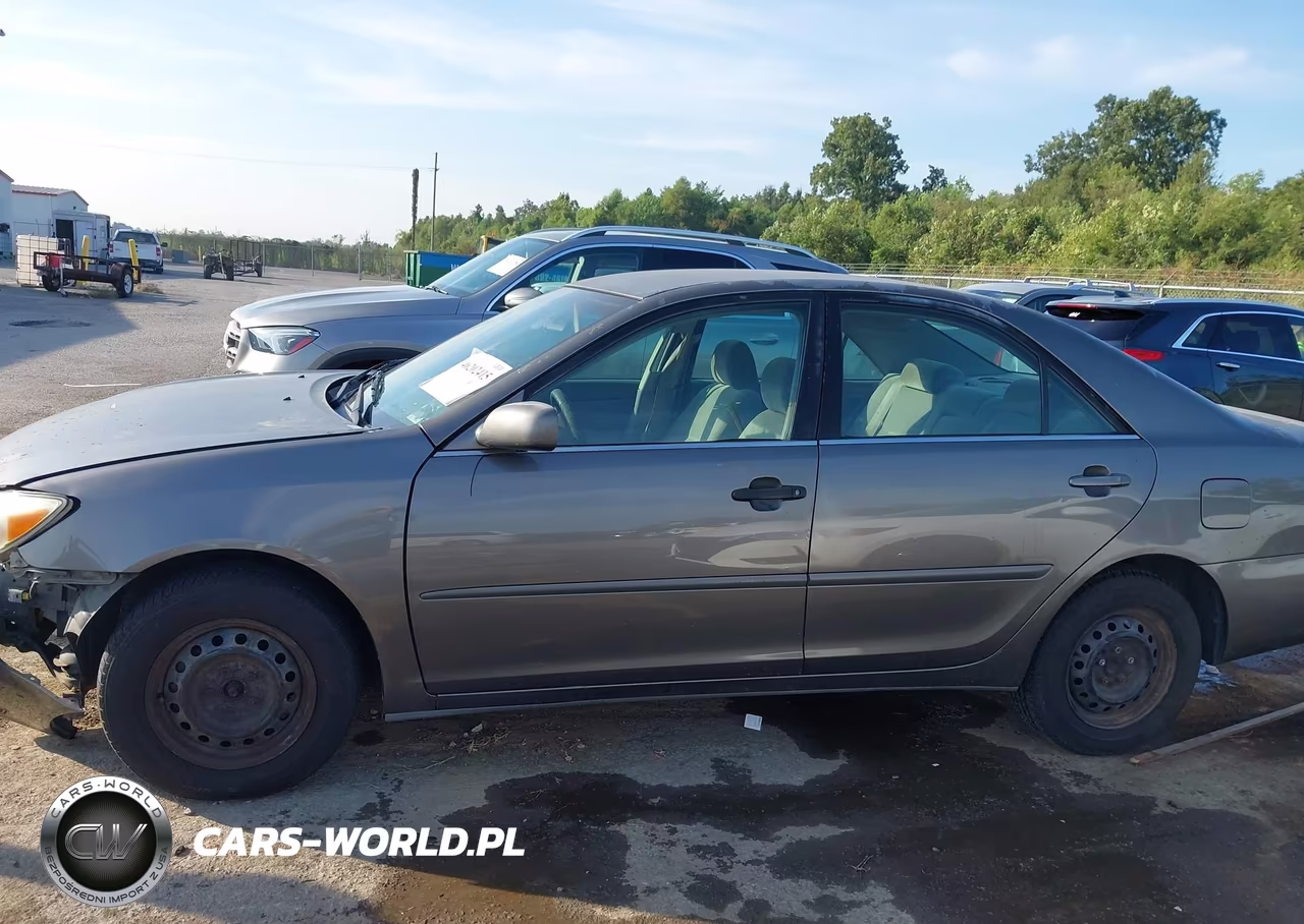 2003 Toyota Camry Le VIN:4T1BE32K83U657972 - 14
