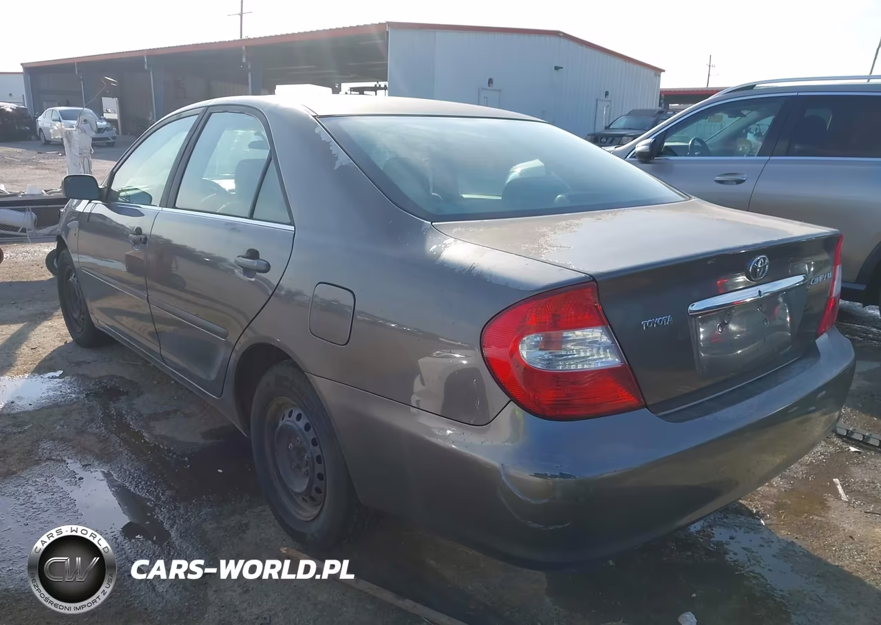 2003 Toyota Camry Le VIN:4T1BE32K83U657972 - 3