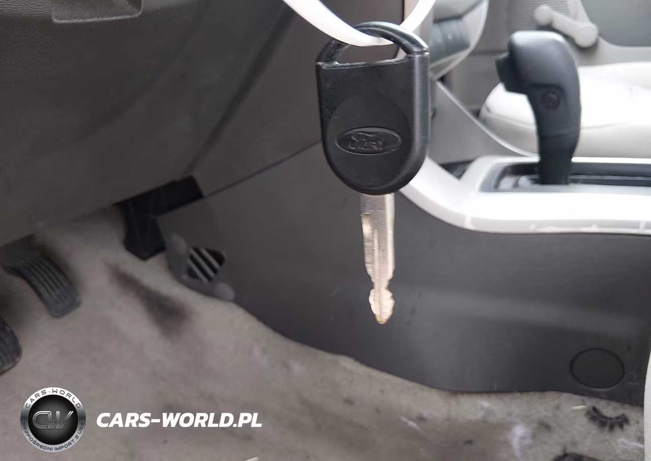 2010 Ford Focus S VIN:1FAHP3ENXAW223333 - 11