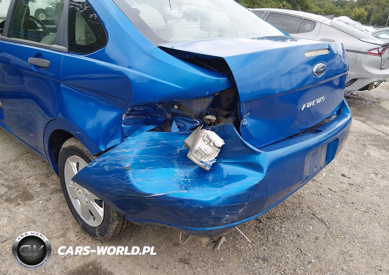 2010 Ford Focus S VIN:1FAHP3ENXAW223333 - 6